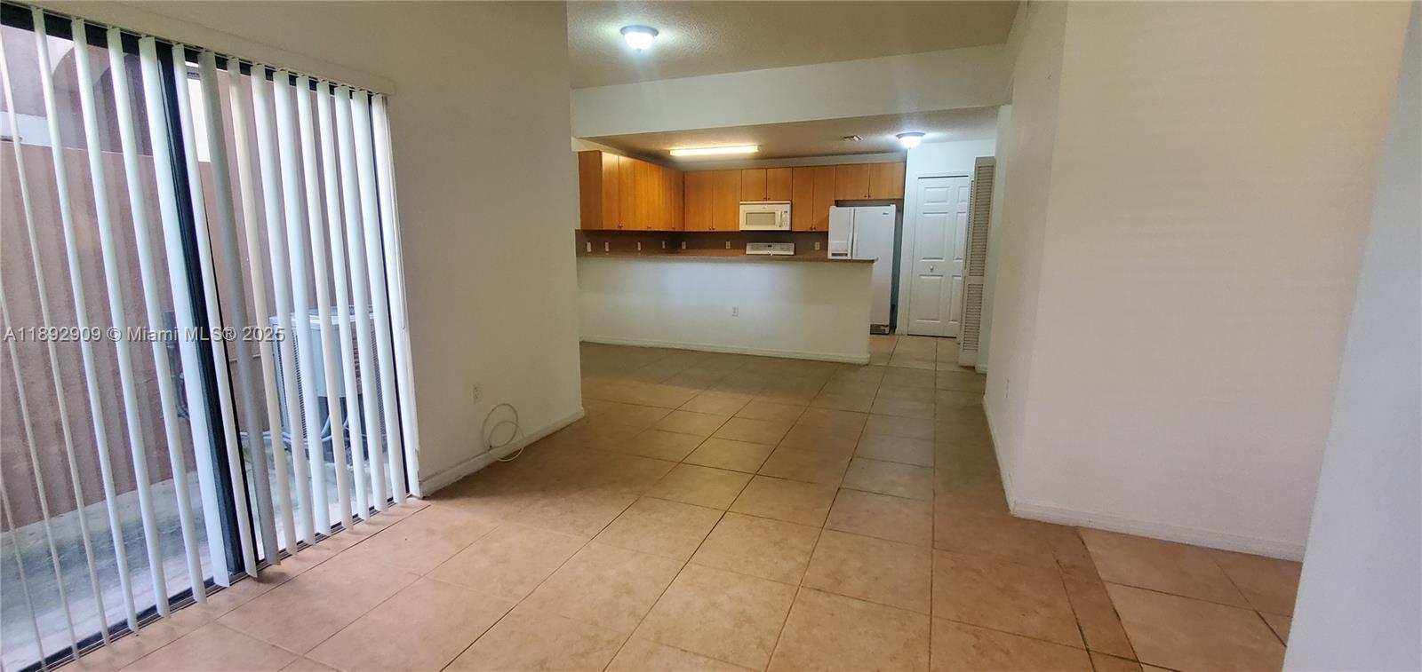THE COURTS AT BAYSHORE I - Residential Lease