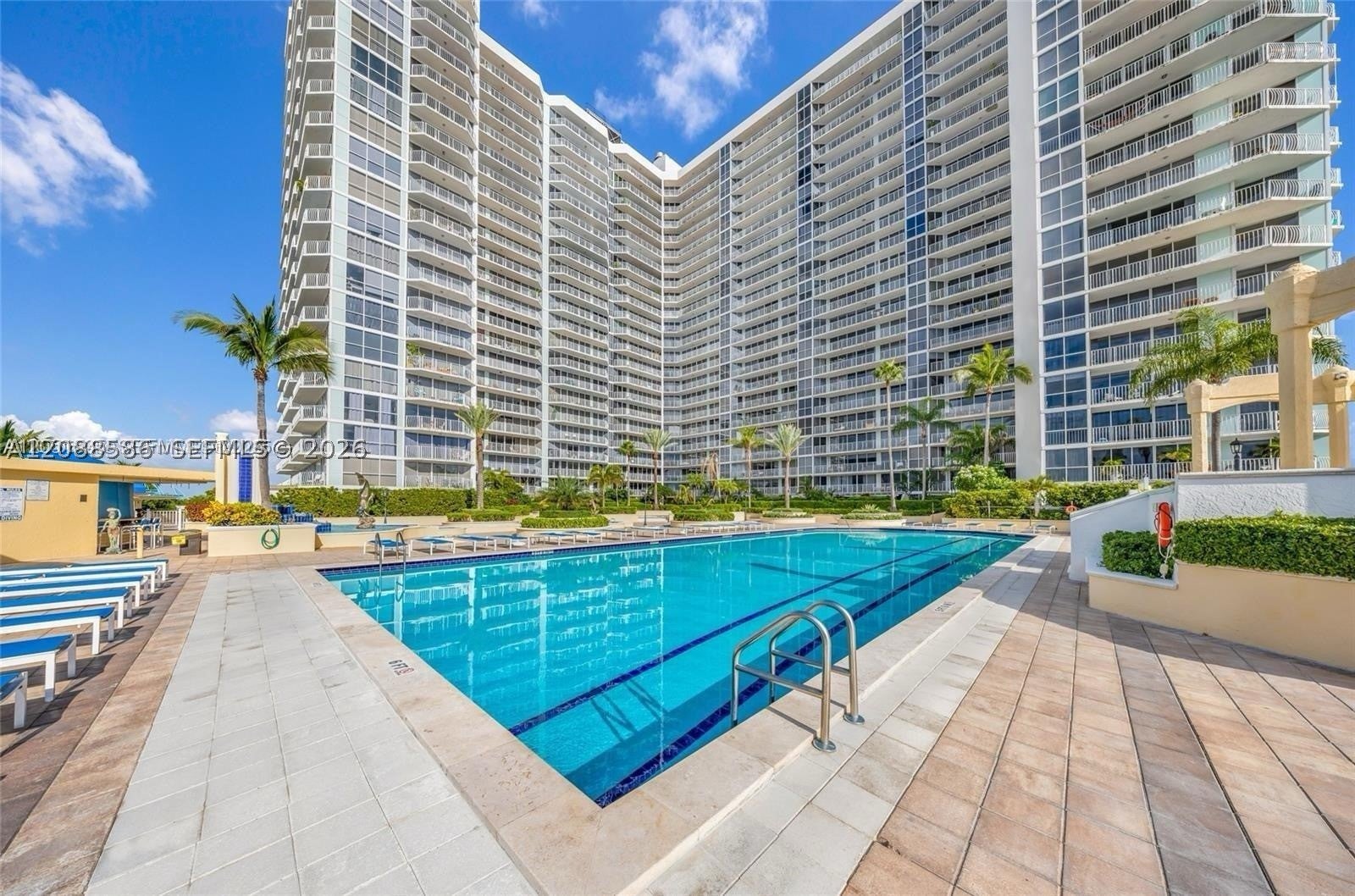 7601 E Treasure Dr 1722
