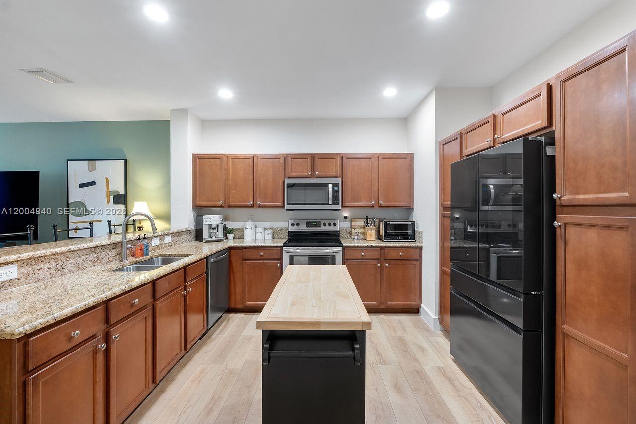 KENDALL COMMONS RESIDENTI - Residential