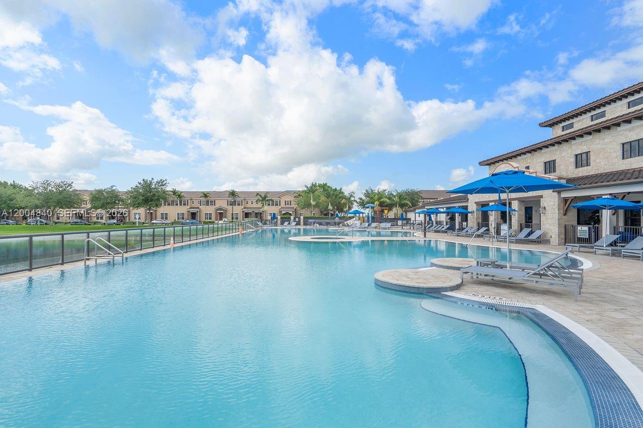 KENDALL COMMONS RESIDENTI - Residential