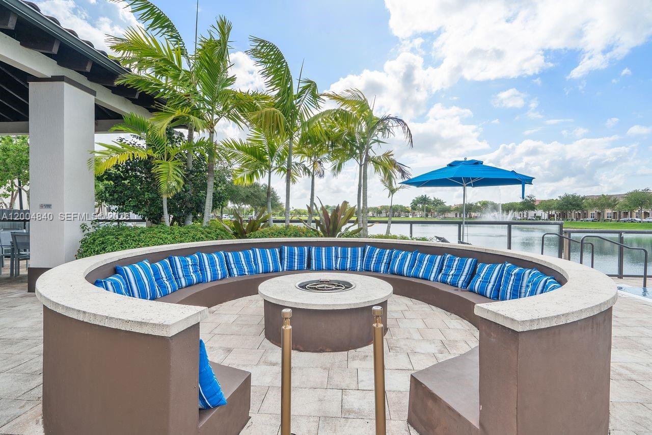 KENDALL COMMONS RESIDENTI - Residential