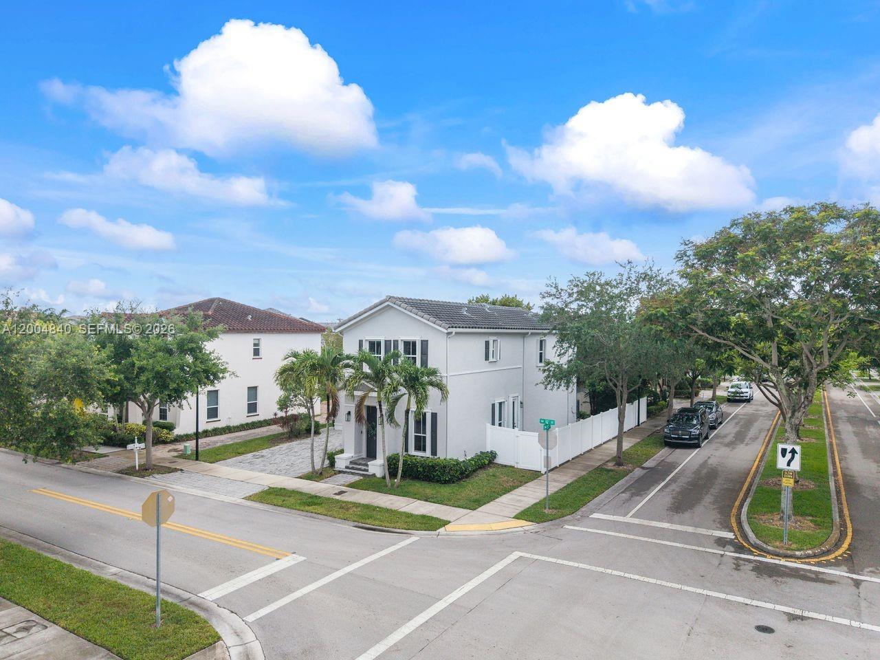 KENDALL COMMONS RESIDENTI - Residential