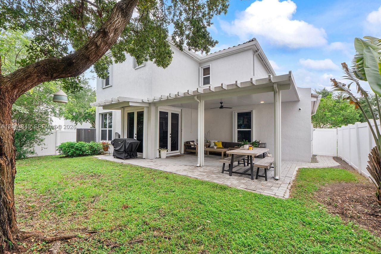 KENDALL COMMONS RESIDENTI - Residential