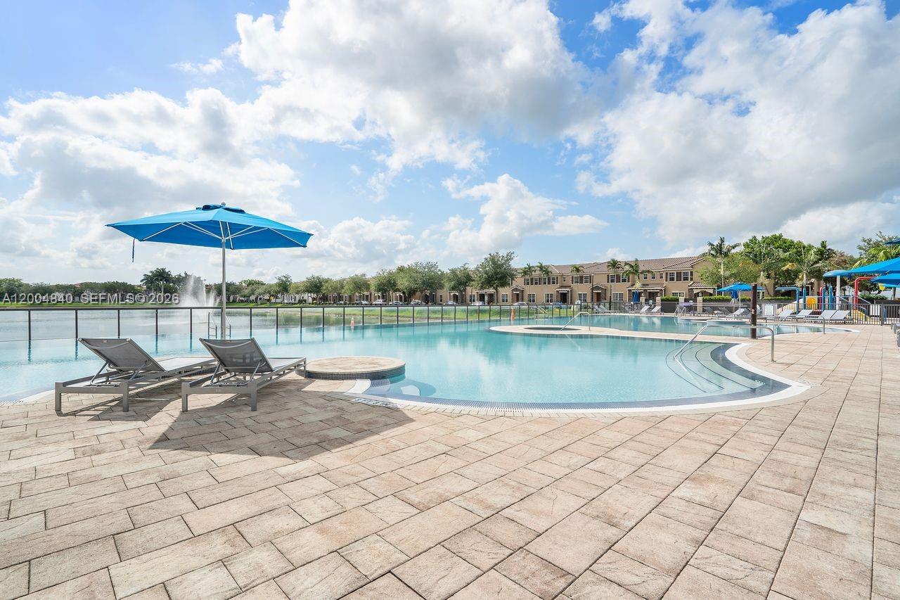 KENDALL COMMONS RESIDENTI - Residential
