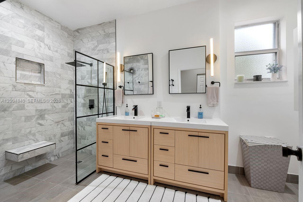 KENDALL COMMONS RESIDENTI - Residential
