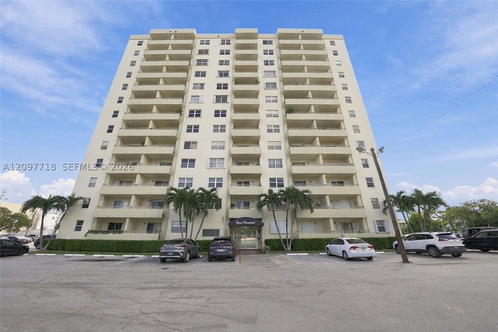 Photo of 900 NE 18th Ave #304, Fort Lauderdale, FL 33304 (MLS # A12097718)