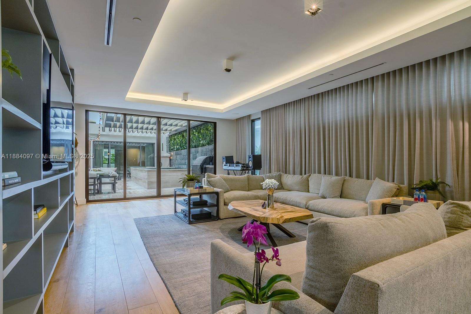 350 MERIDIAN CONDO - Residential