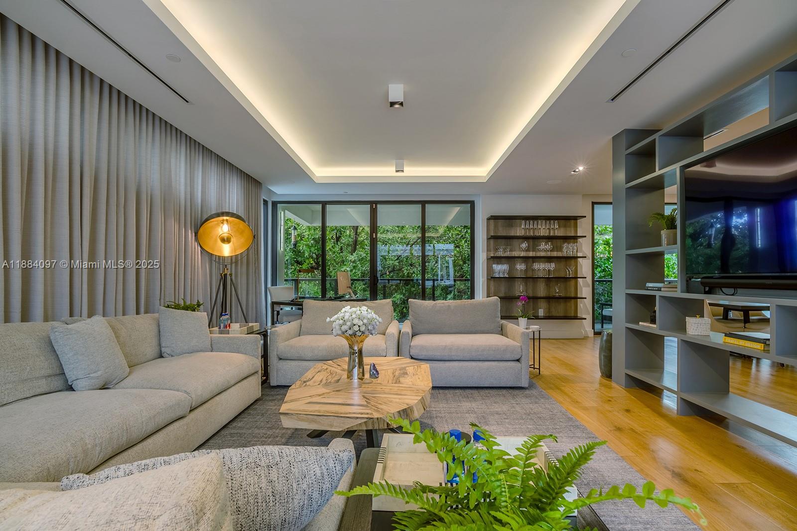350 MERIDIAN CONDO - Residential