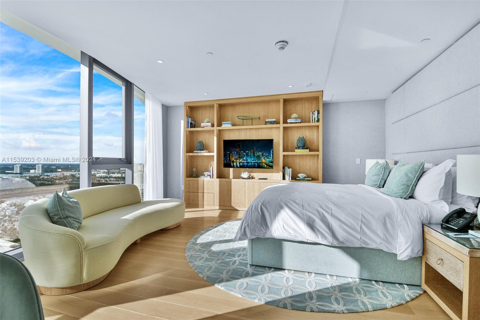 RITZ CARLTON - Residential