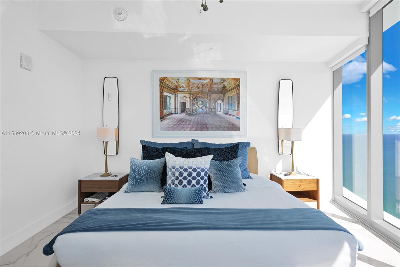 RITZ CARLTON - Residential