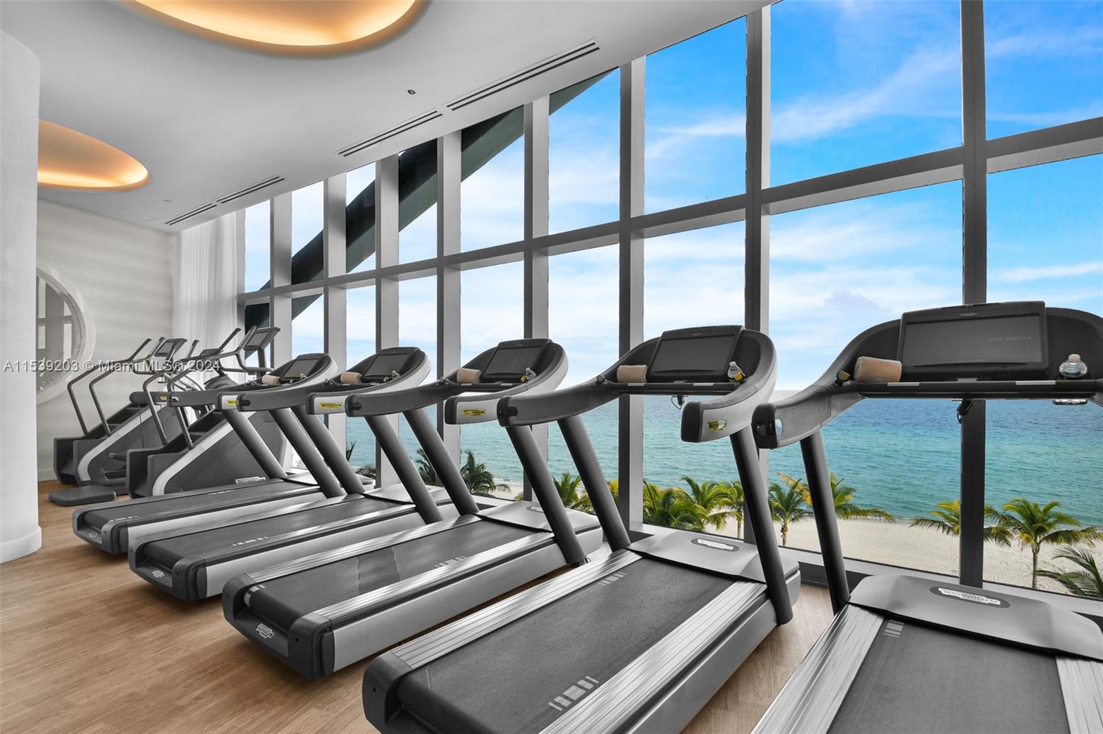 RITZ CARLTON - Residential