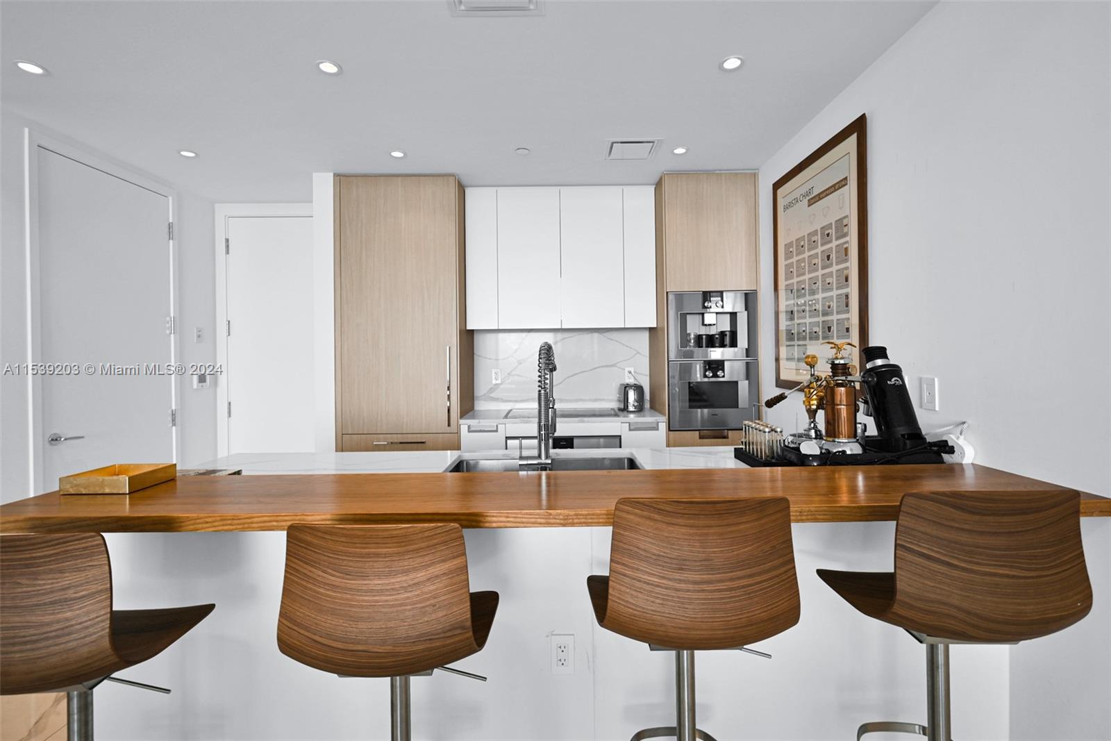 RITZ CARLTON - Residential