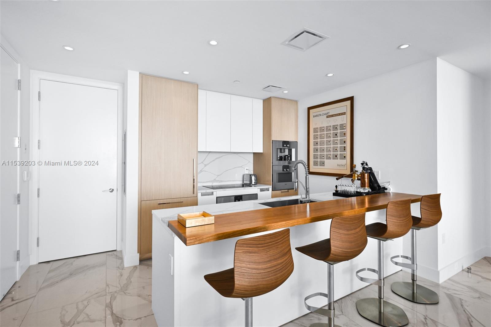 RITZ CARLTON - Residential