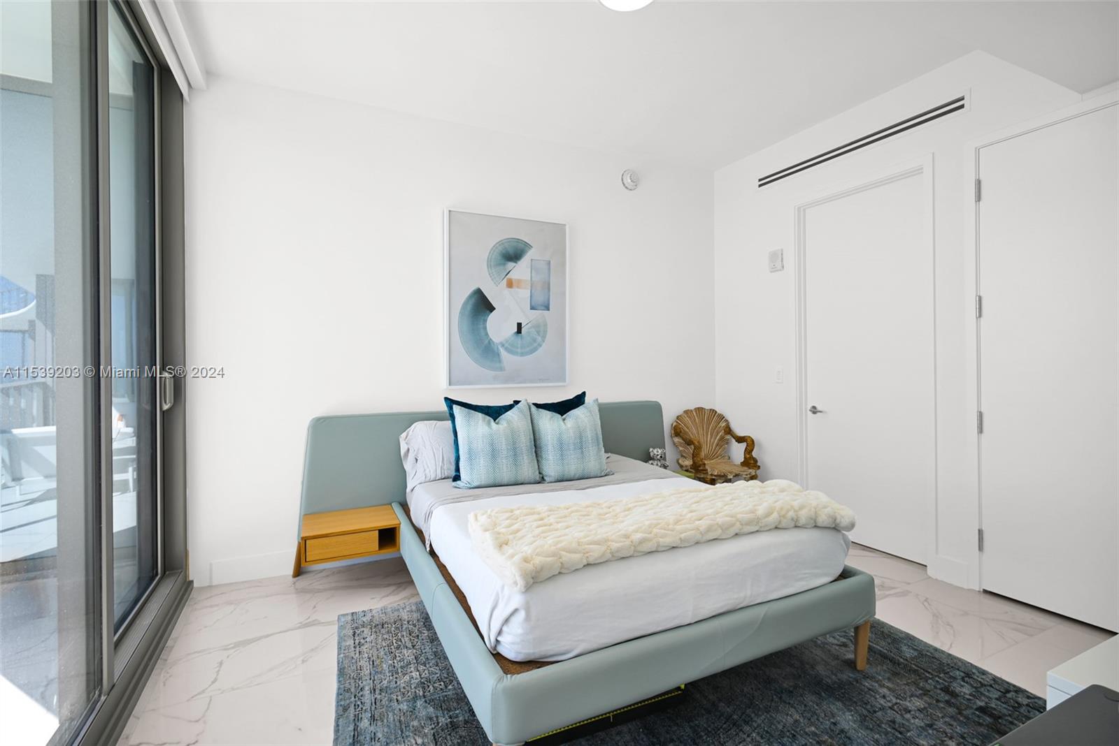 RITZ CARLTON - Residential