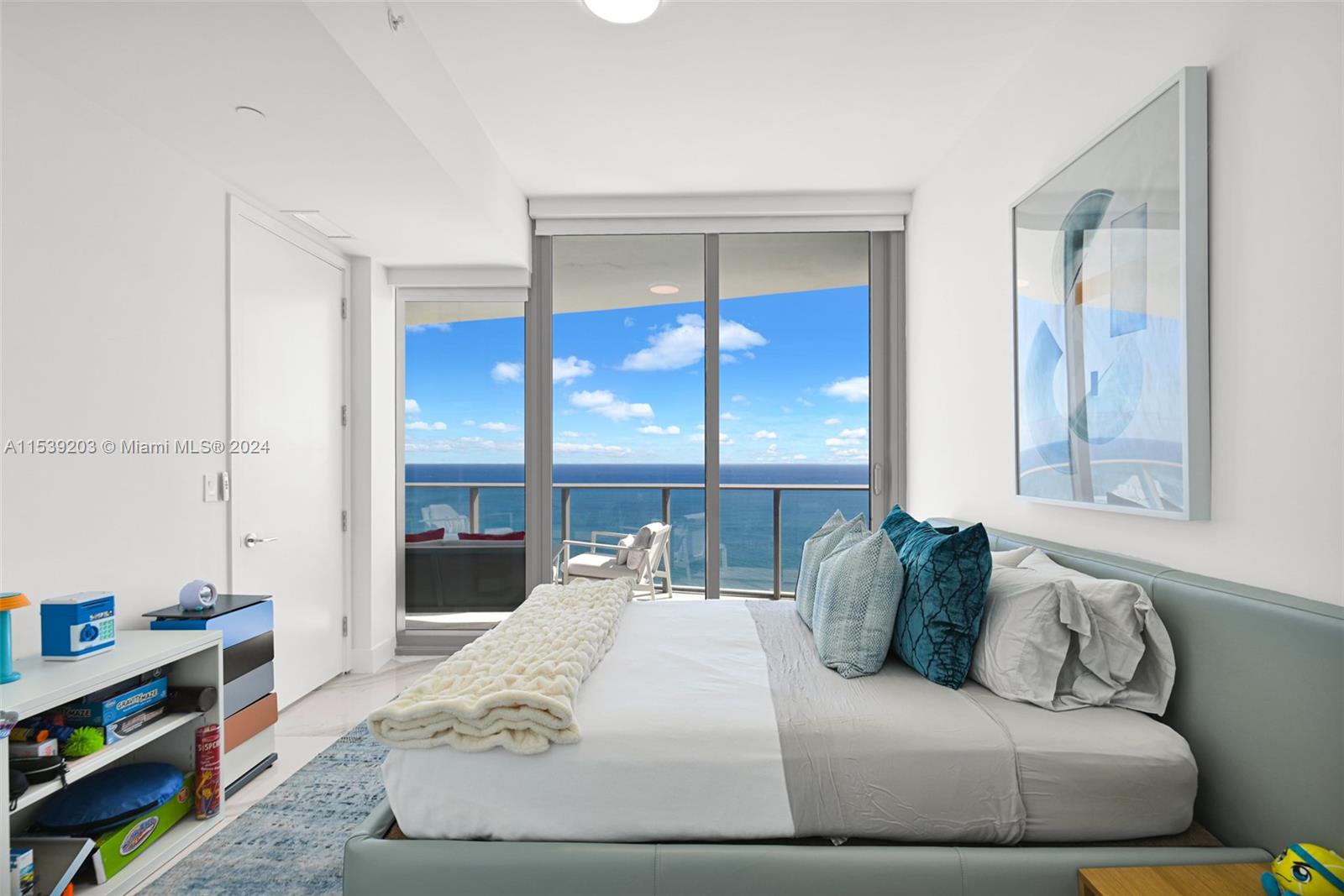 RITZ CARLTON - Residential