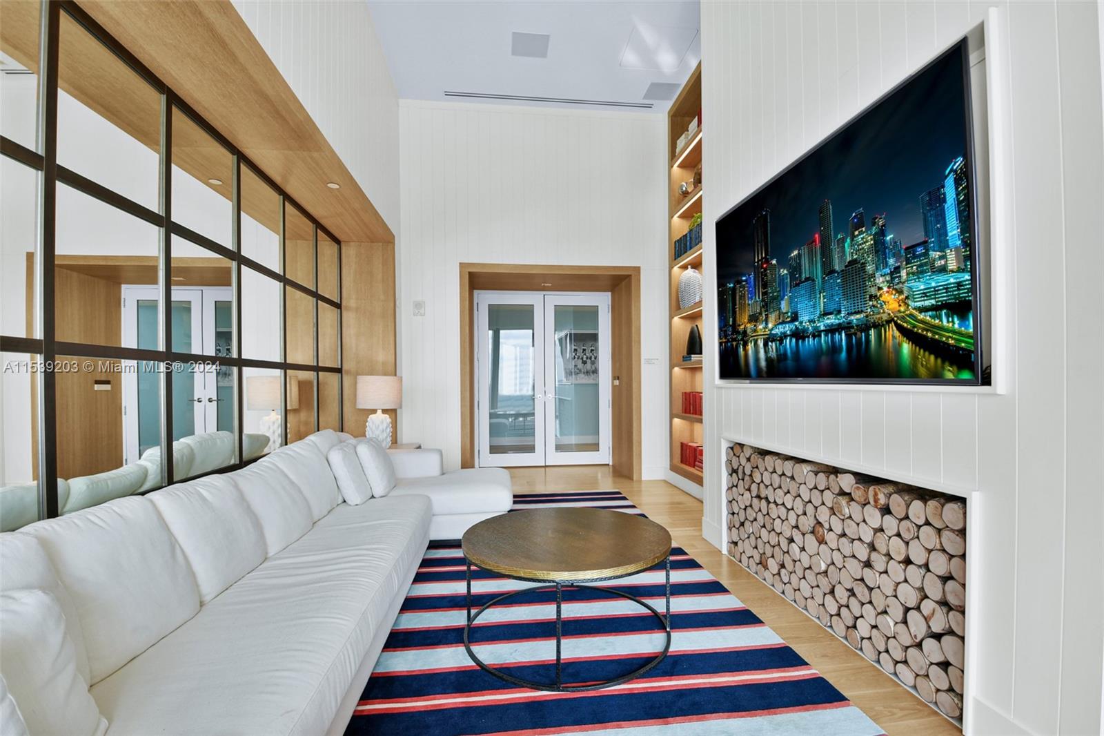 RITZ CARLTON - Residential