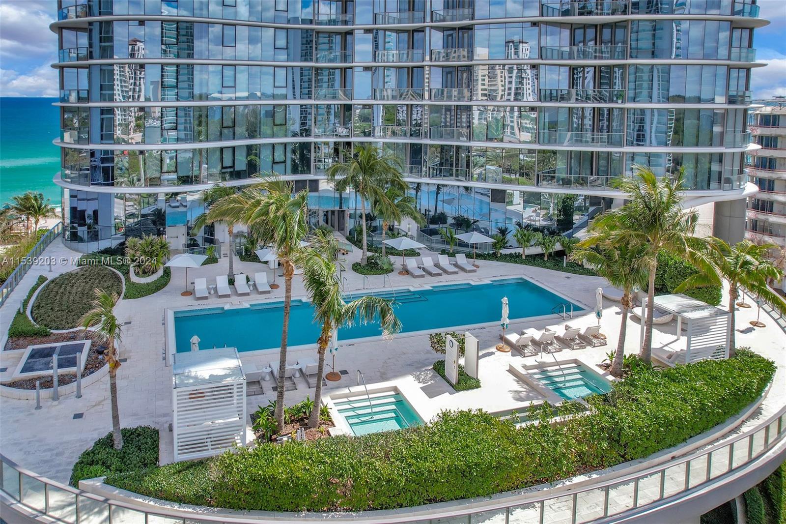 RITZ CARLTON - Residential