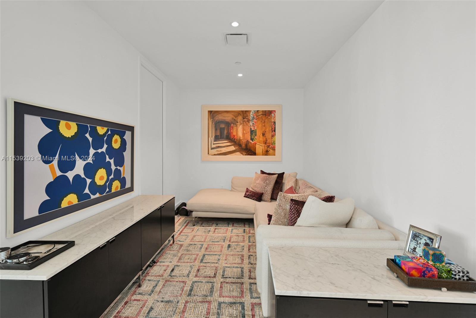 RITZ CARLTON - Residential