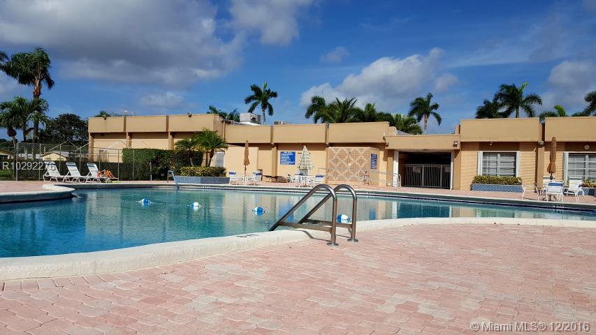 CRESTHAVEN VILLAS 10 COND - Residential