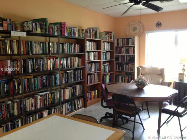 CRESTHAVEN VILLAS 10 COND - Residential