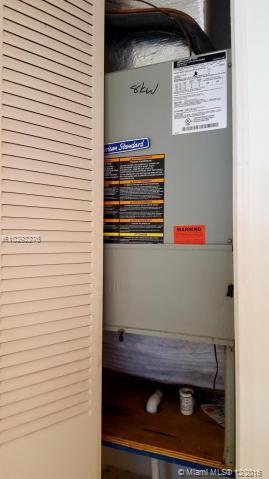 CRESTHAVEN VILLAS 10 COND - Residential