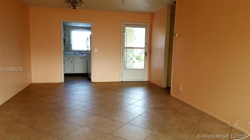 CRESTHAVEN VILLAS 10 COND - Residential