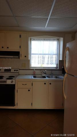 CRESTHAVEN VILLAS 10 COND - Residential