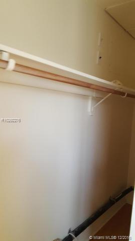 CRESTHAVEN VILLAS 10 COND - Residential