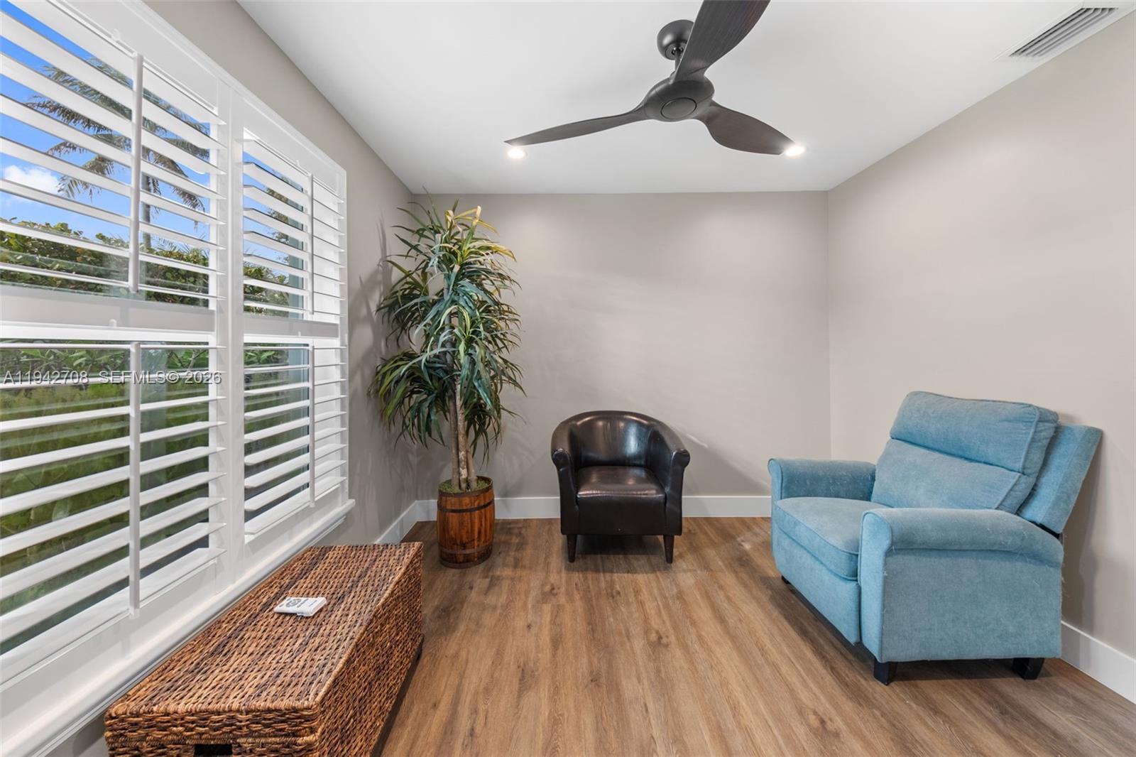 LAKES BY THE BAY SEC 5 - Residential