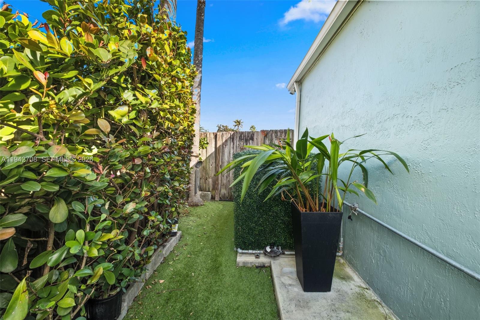 LAKES BY THE BAY SEC 5 - Residential