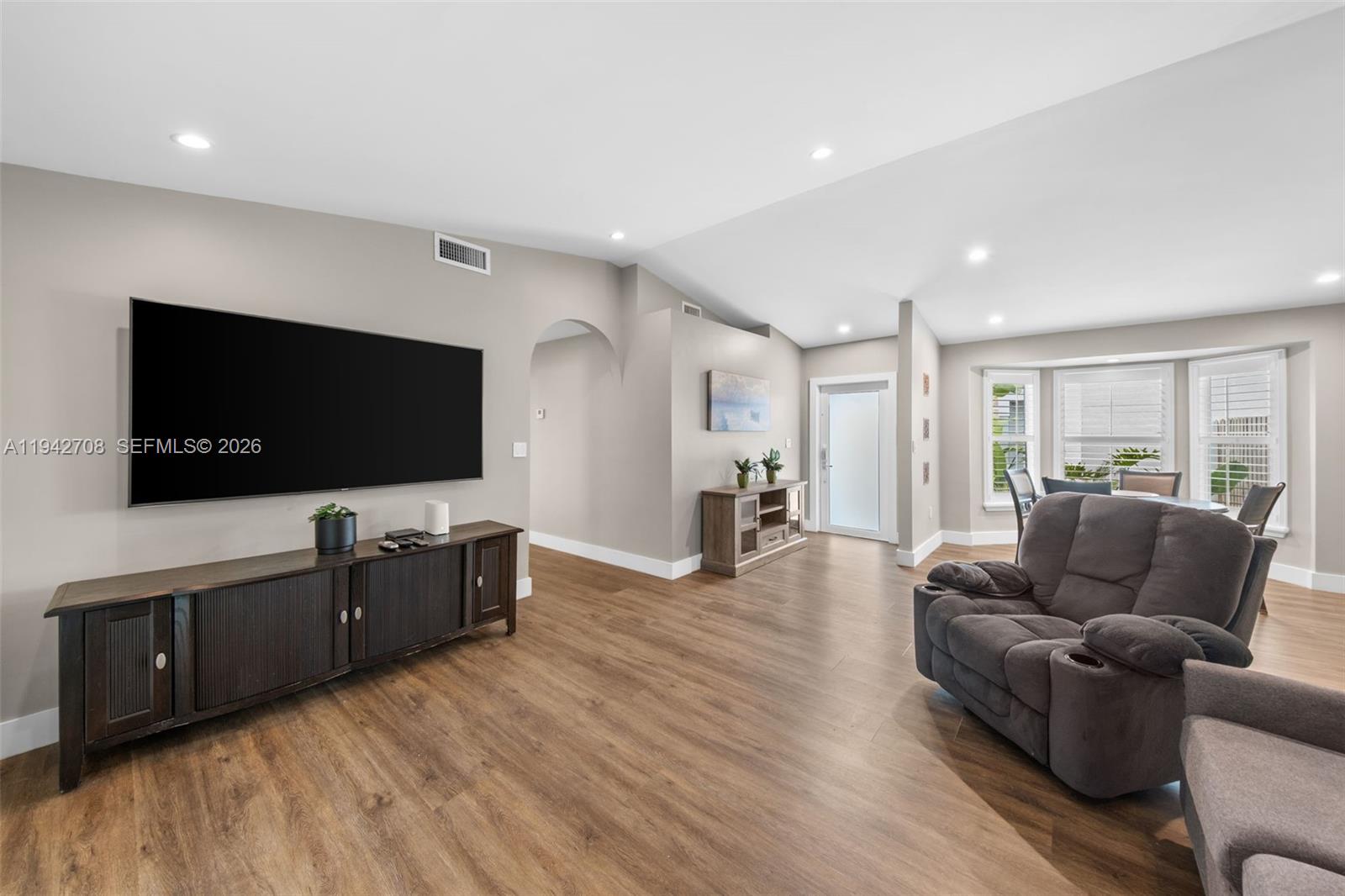 LAKES BY THE BAY SEC 5 - Residential