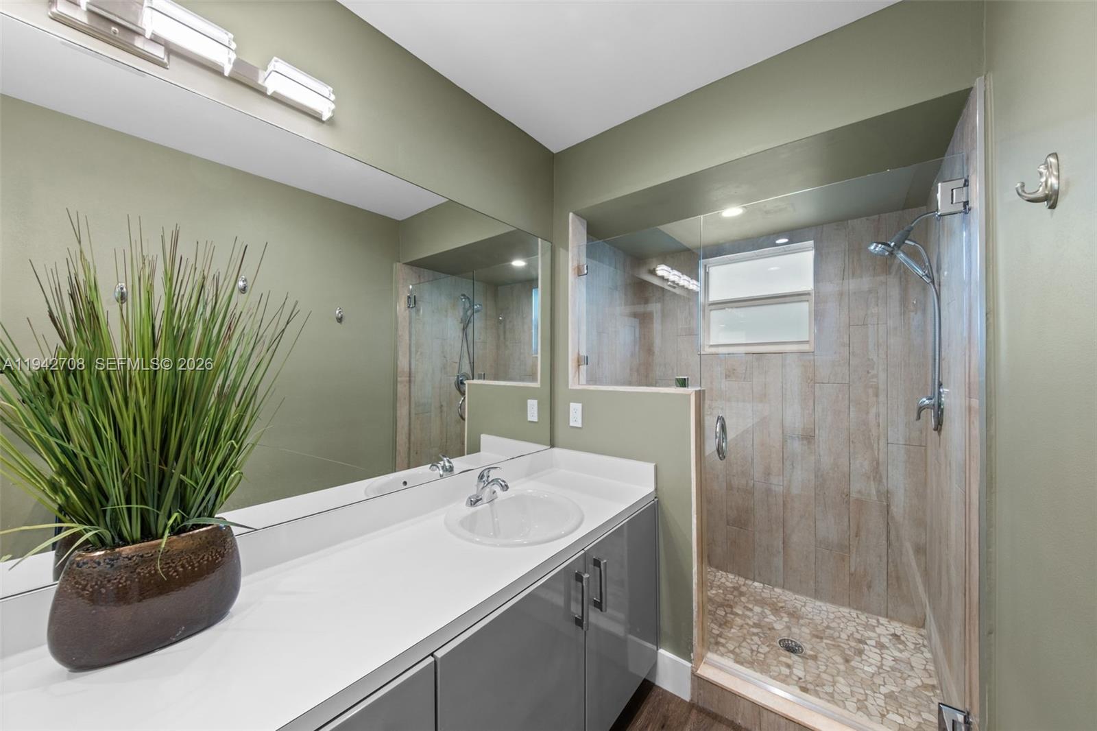 LAKES BY THE BAY SEC 5 - Residential