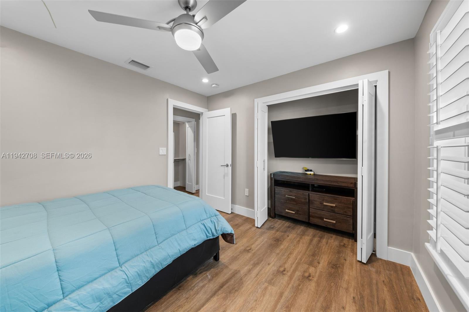 LAKES BY THE BAY SEC 5 - Residential