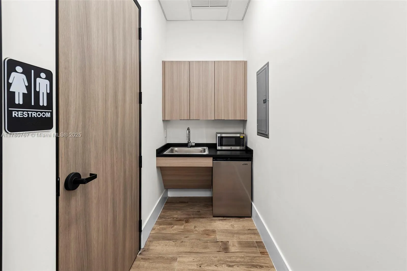 Hollywood, Florida 33021, United States, ,Residential,Active,109036