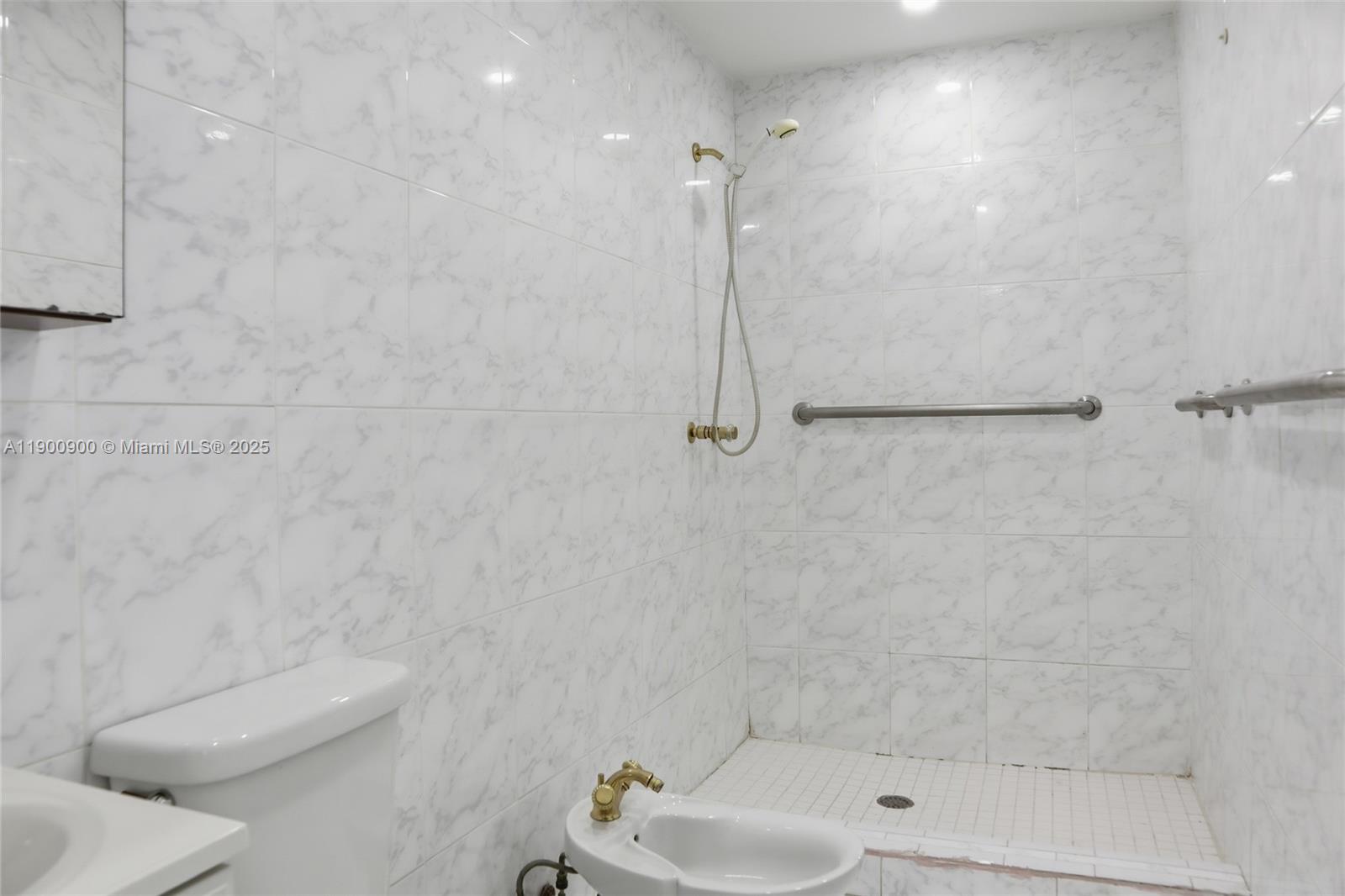 SAGA BAY SEC 1 PT 4 - Residential Lease