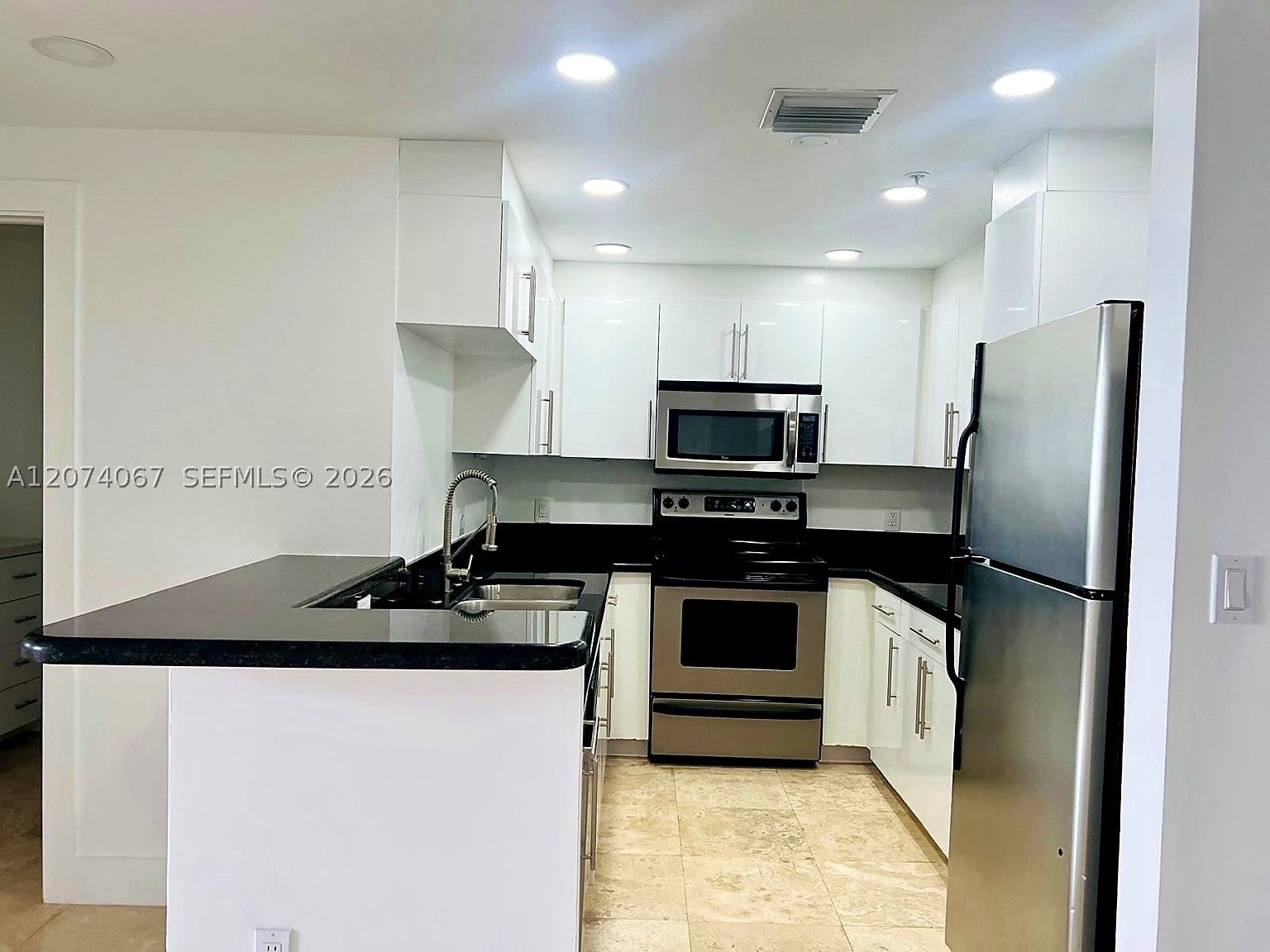 185 SE 14th Ter 2206