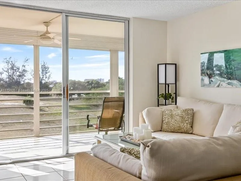 Boca Raton, Florida 33487, United States, 2 Bedrooms Bedrooms, ,2 BathroomsBathrooms,Residential,Active,136220