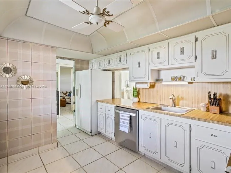 Boca Raton, Florida 33487, United States, 2 Bedrooms Bedrooms, ,2 BathroomsBathrooms,Residential,Active,136220