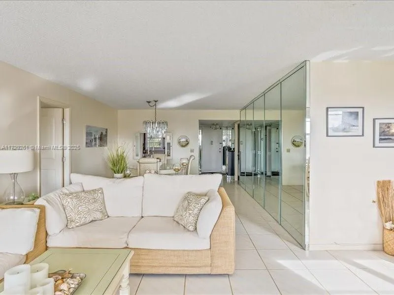 Boca Raton, Florida 33487, United States, 2 Bedrooms Bedrooms, ,2 BathroomsBathrooms,Residential,Active,136220