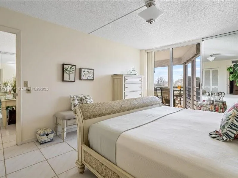 Boca Raton, Florida 33487, United States, 2 Bedrooms Bedrooms, ,2 BathroomsBathrooms,Residential,Active,136220