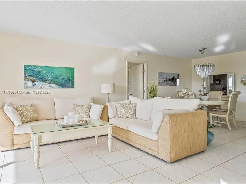 Boca Raton, Florida 33487, United States, 2 Bedrooms Bedrooms, ,2 BathroomsBathrooms,Residential,Active,136220