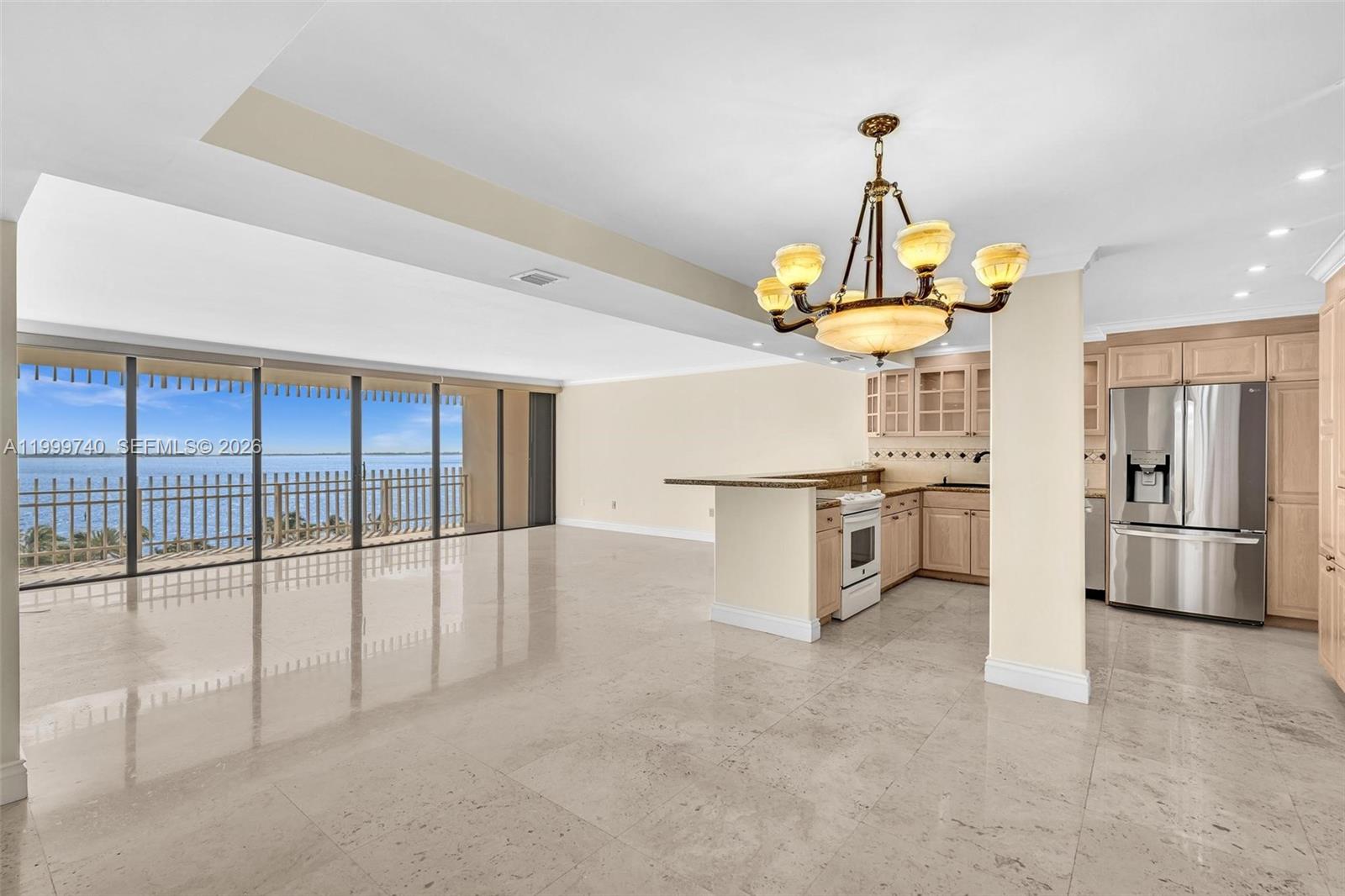 2 Grove Isle Dr B805