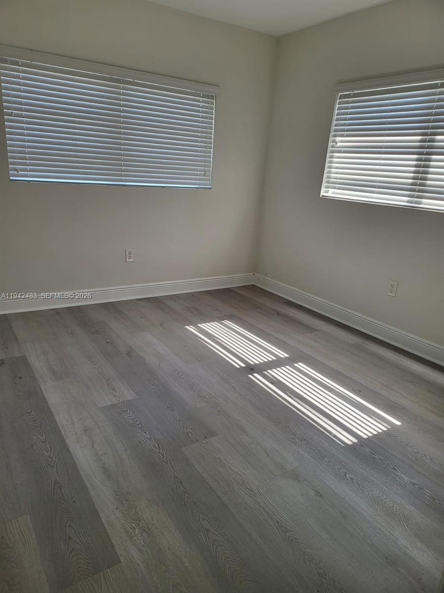 MIAMI SUBURBAN ACRES - Residential Lease