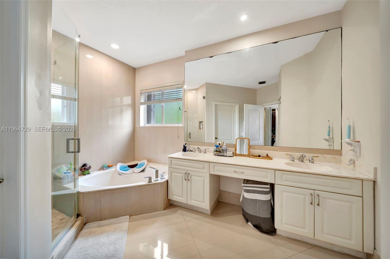 DORAL ISLES ANTILLES 1ST - Residential