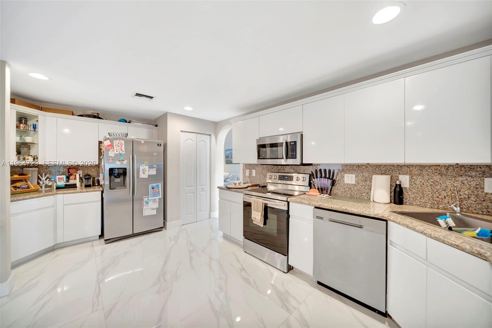 DORAL ISLES ANTILLES 1ST - Residential