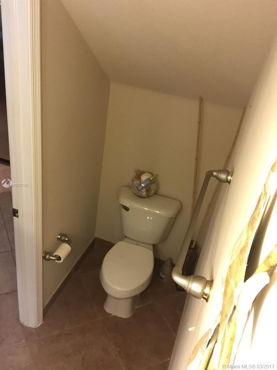 Lyons Indust Park 71-1 B - Residential Lease