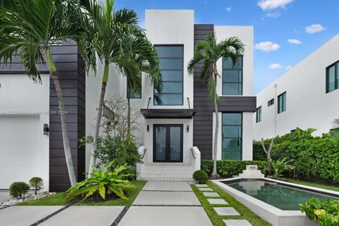 2040 NE 121st Rd North Miami FL 33181