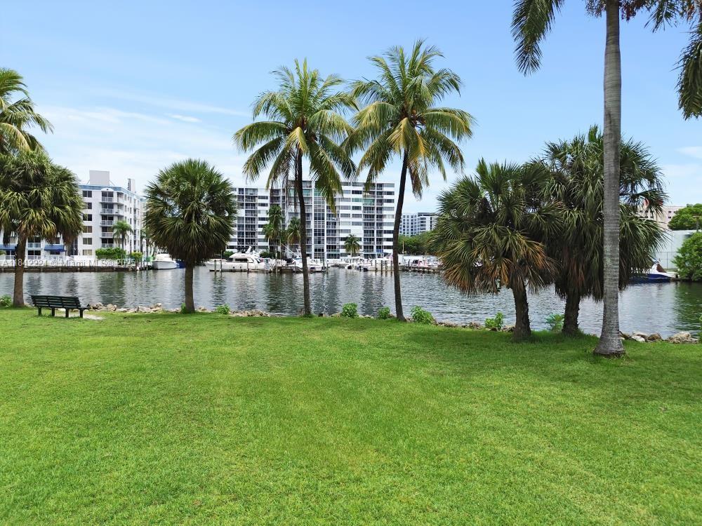 RIVER RUN CONDO PH I - Residential