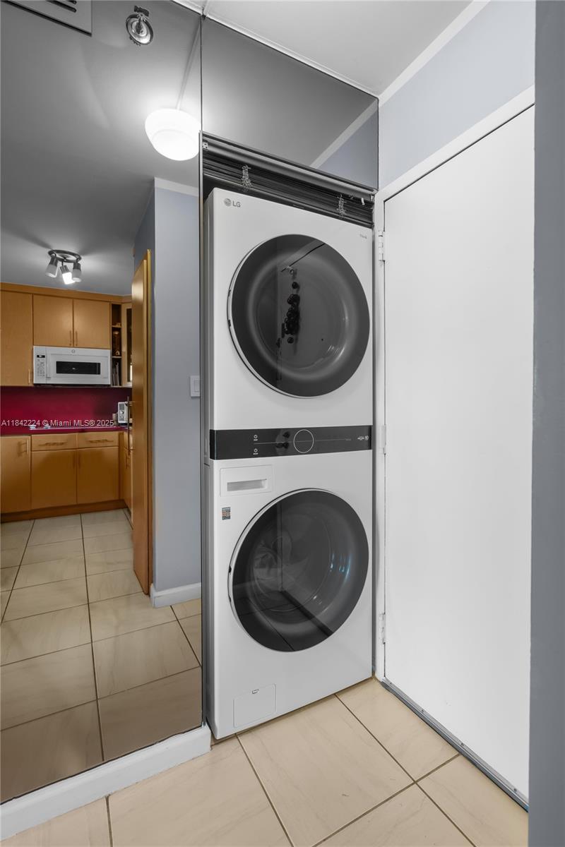 RIVER RUN CONDO PH I - Residential