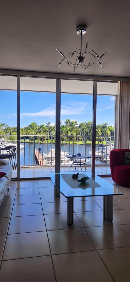 RIVER RUN CONDO PH I - Residential